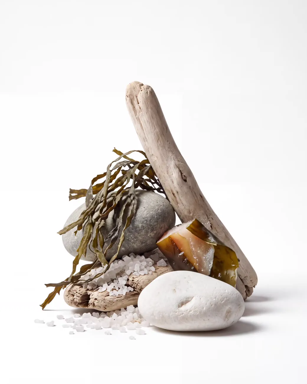 The notes of Treva Mar Tirreno: Sea Salt, Seaweed, Ambroxan, Cedar, Musk